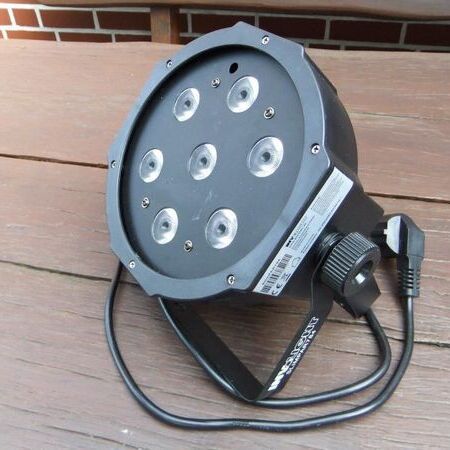 LED Scheinwerfer Involight Slim PAR 784 7 x 8 Watt 40 Grad : Mietpreis Stück 10,- Euro bei Abholung