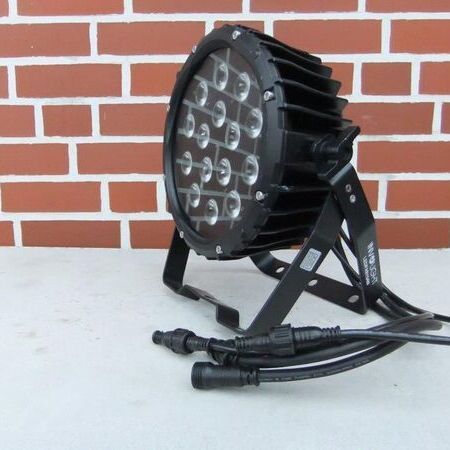 Outdoor LED Scheinwerfer Involight LED PAR 154 W